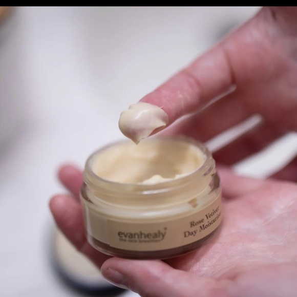 Evan Healy Rose Moisturizer- Dry Dehydrated Skin - Picture 4 of 4